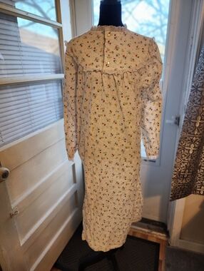 Vintage Prairie Nightgown White Floral Lace Trim Cottagecore Long Sleeve Dress